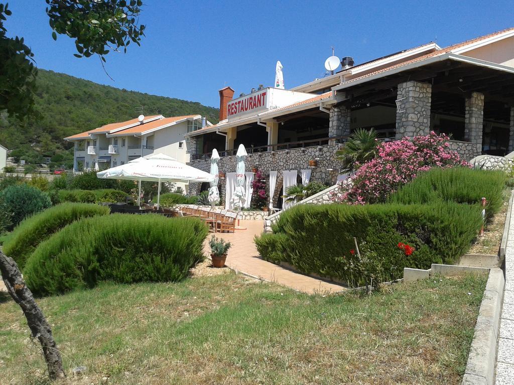 Zlatni Lav Hotel 4*