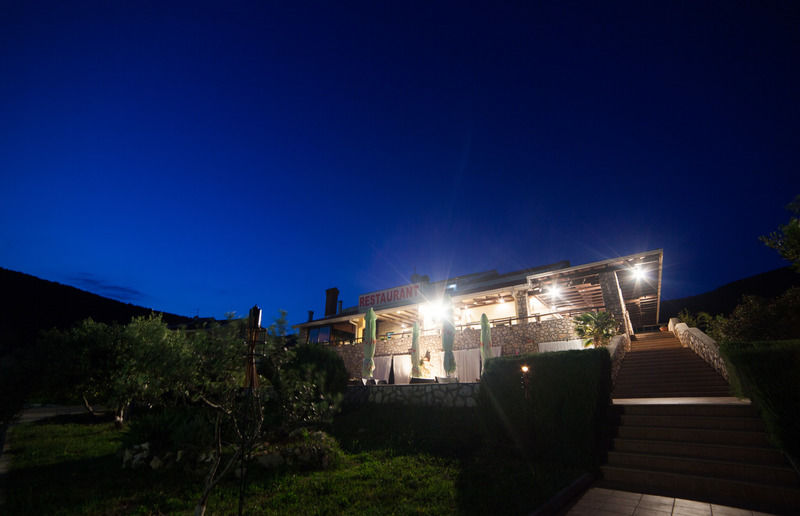 Hotel Zlatni Lav 4*