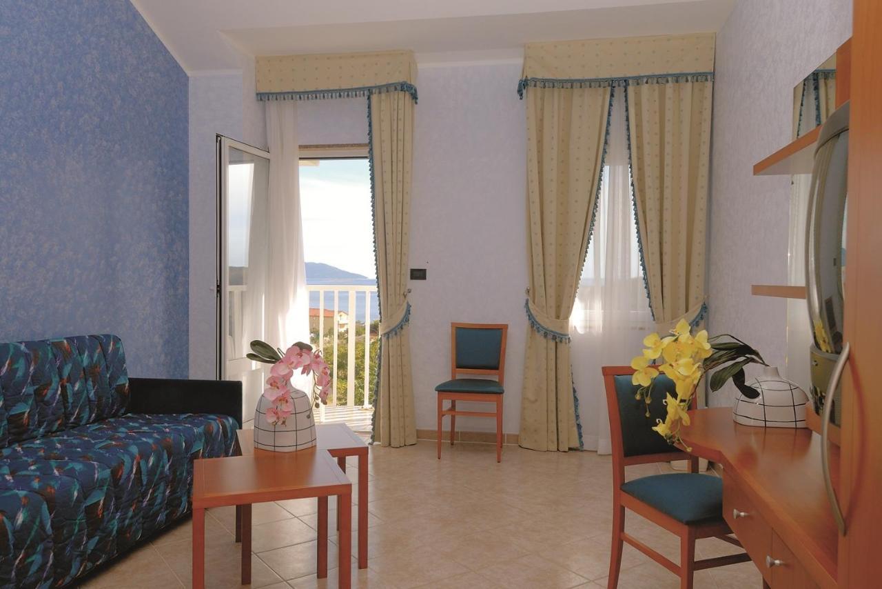 Hotel Zlatni Lav