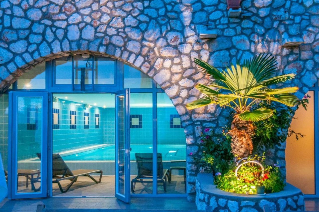 Hotel Zlatni Lav 4*
